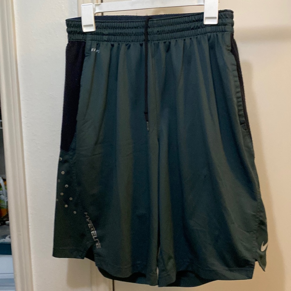 Mens Nike Dri Fit Nylon Shorts.